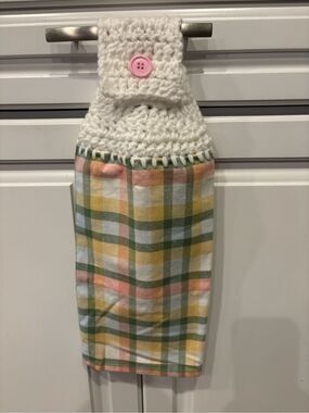 Crochet Top Kitchen Towel- Spring Plaids